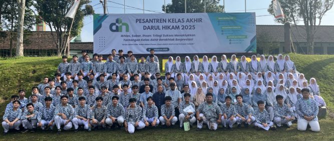 PESAIR Darul Hikam SMA mengusung tema “Ikhlas, Sabar, dan Ihsan: Trilogi Sukses Menaklukkan Tantangan Kelas Akhir Berakhlak Berprestasi.