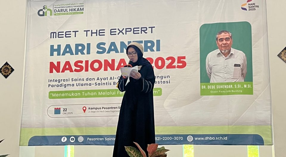 Santri Pesntren Saintek Darul Hikam Meriahkan Hari Santri 2025